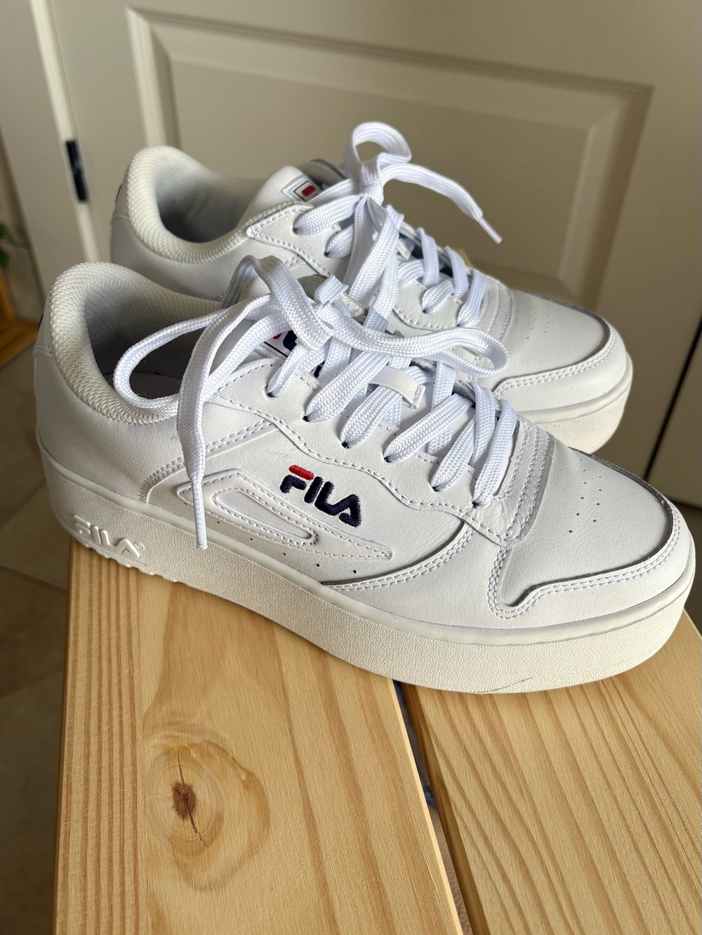 Fila White Leather Platform Sneakers Size 7.5 Chunky Retro